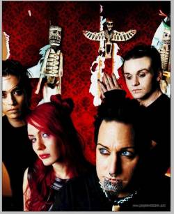 Coal Chamber : Trouble at the Troubadour